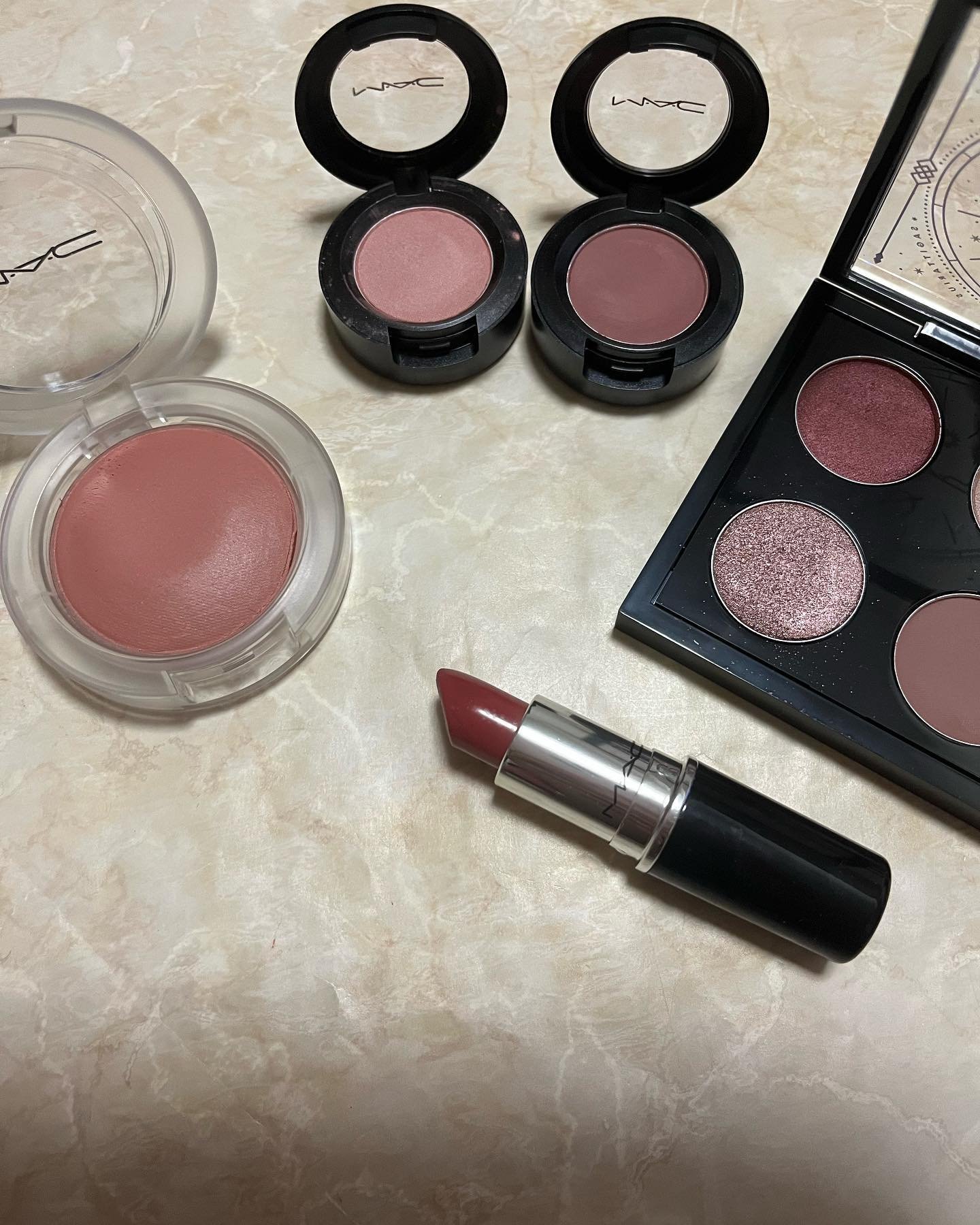 スモール アイシャドウ ガーリー/M・A・C/単色アイシャドウを使ったクチコミ（1枚目）