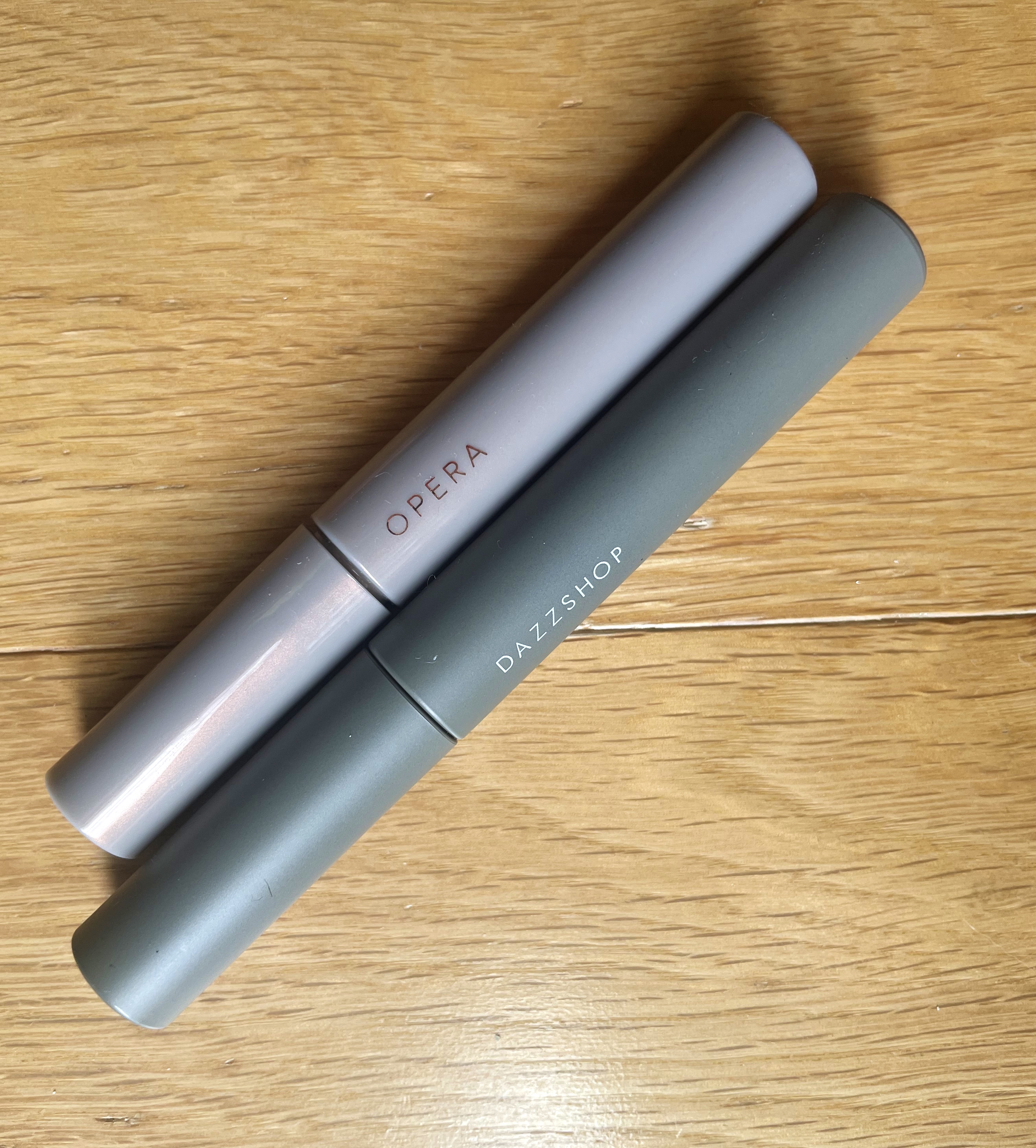 オペラ カラーリングマスカラ 101 ミッドナイトレッド（限定色）/OPERA/マスカラを使ったクチコミ（1枚目）