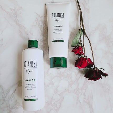 BOTANIST ヴィーガン シャンプー(モイスト)のクチコミ「.
.
BOTANIST
ヴィーガン シャンプー
・トリートメント
……………….....」(1枚目)