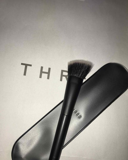 フローレスエシリアル フルイド ファンデーション/THREE/リキッドファンデーションを使ったクチコミ(2枚目)