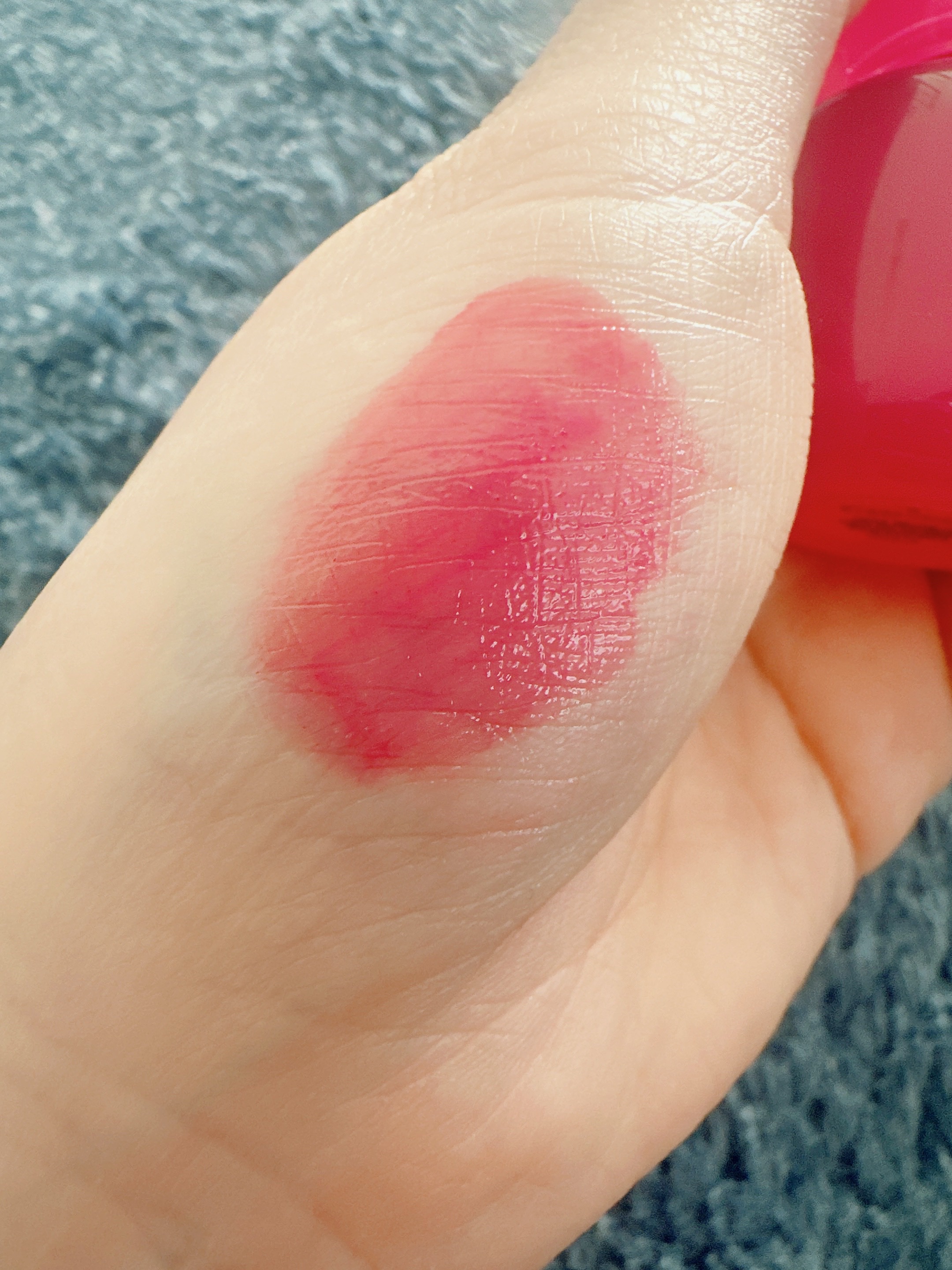 フィー ピンクオブセッションステイフィットティント G06 ウェイピンク/fwee/リップティントを使ったクチコミ（3枚目）