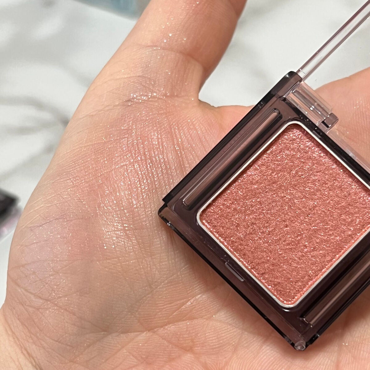 シアー グリッターアイズ/KiSS/単色アイシャドウを使ったクチコミ(4枚目)