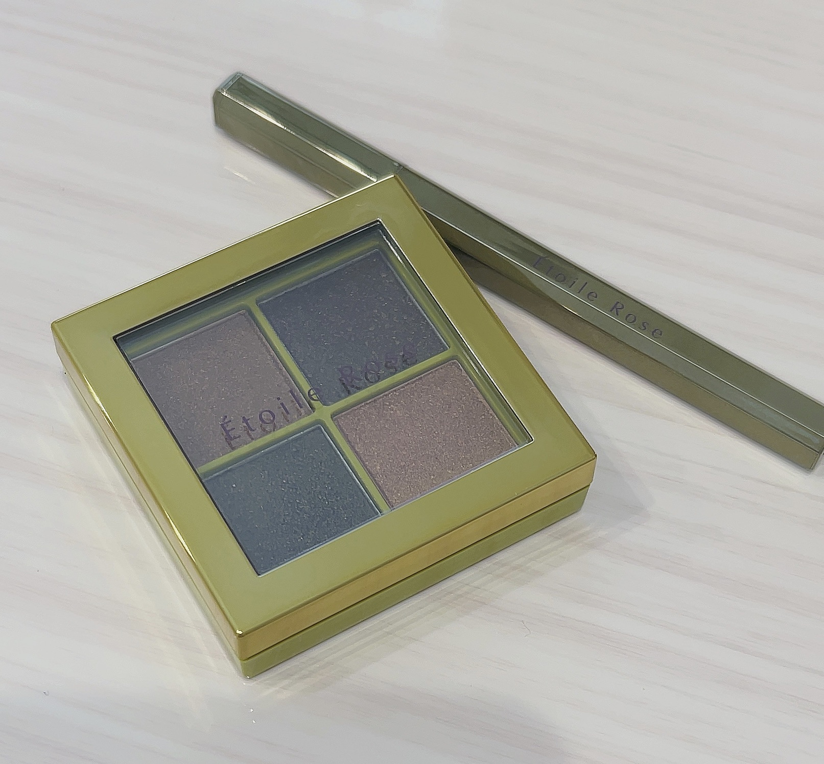  4色アイシャドウ 01 マッチャオレ/Étoile Rose/アイシャドウパレットを使ったクチコミ（2枚目）
