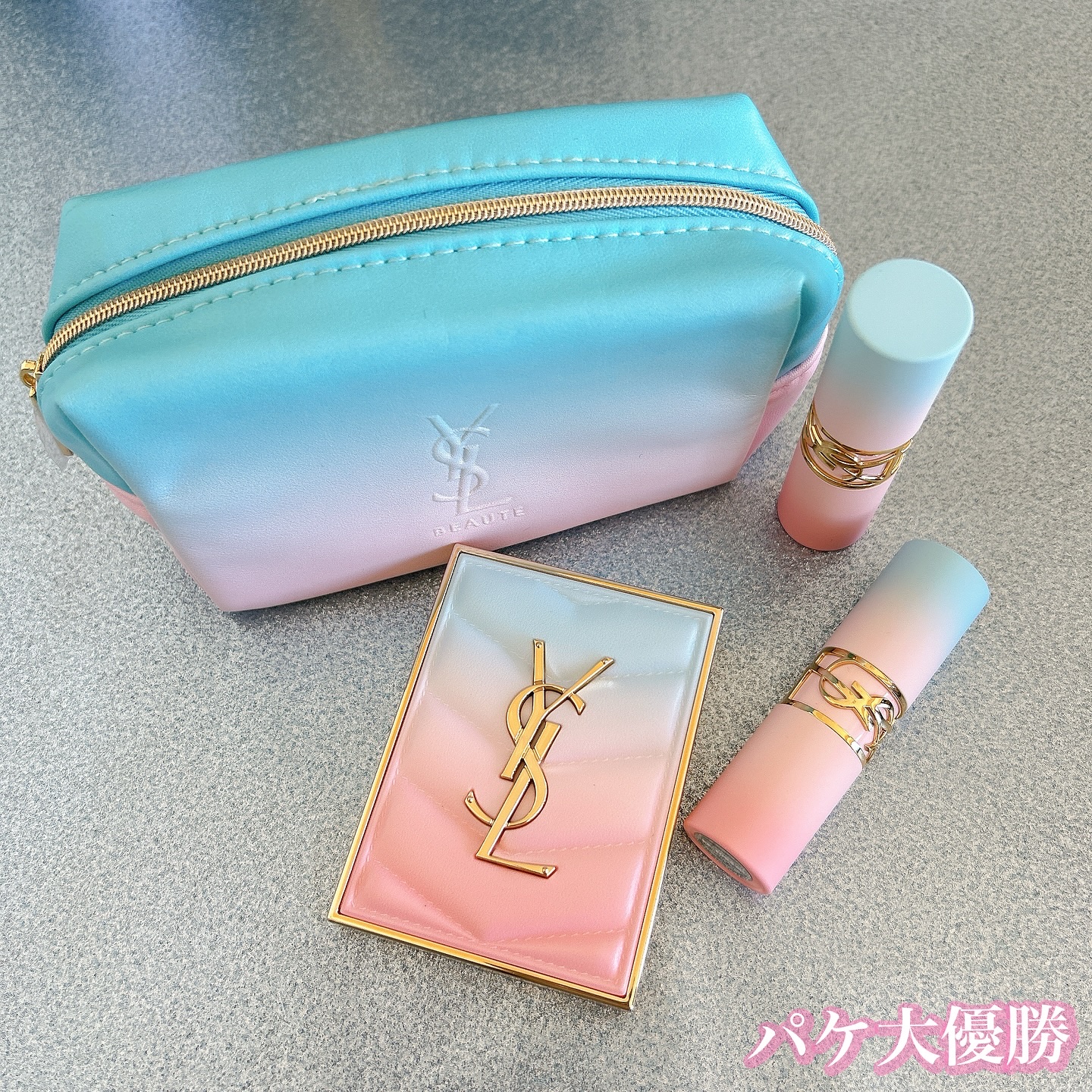 YSLラブシャイン キャンディ グロウ バーム NO.7B ヌード プレジャー＜コレクター＞/YVES SAINT LAURENT BEAUTE/口紅を使ったクチコミ（2枚目）
