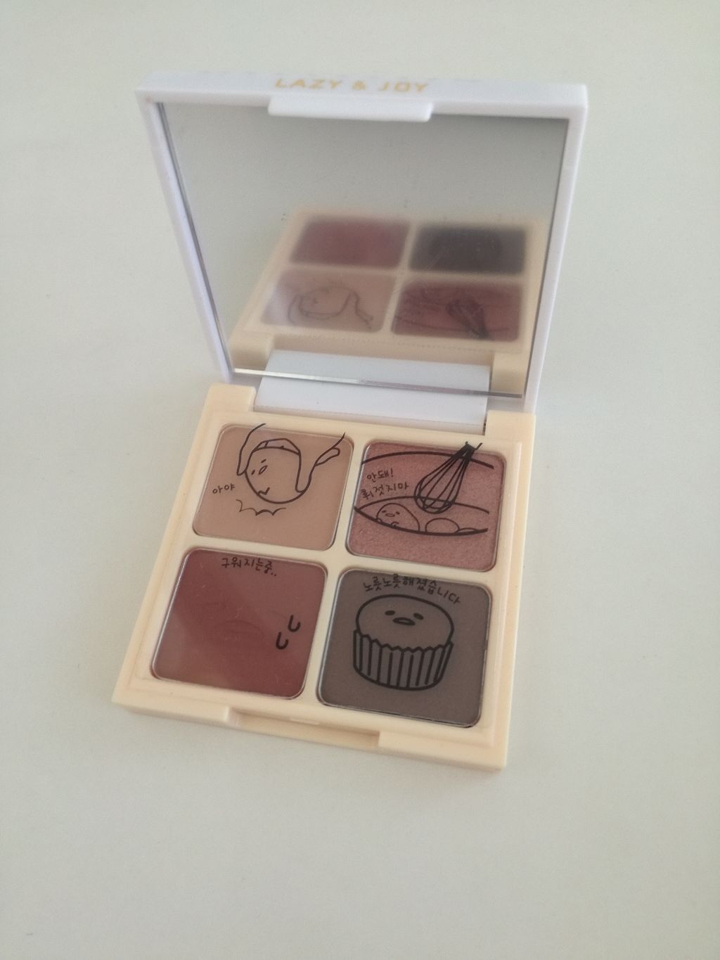 ぐでたまアイシャドウ/HOLIKA HOLIKA/アイシャドウパレットを使ったクチコミ(2枚目)