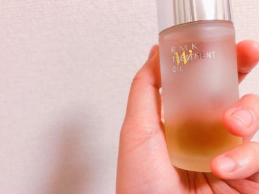 #当たりコスメ

RMK Wトリートメントオイル

立ち位置としては導入美容液になるのかな…？
化粧水の前に使うことでその後の化粧水の入りを良くしてくれる商品です🙏

正直化粧水の浸透力云々はあんまり感