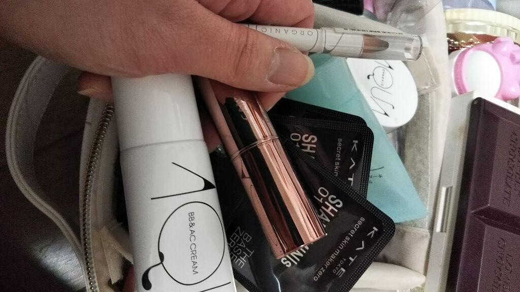 アクア・アクア オーガニックトリートメントACクリームBBのクチコミ「私のコスメ（お宝）ボックスの中身です。
今日、購入したキャンメイクメルテイールミナルルージュの.....」（2枚目）