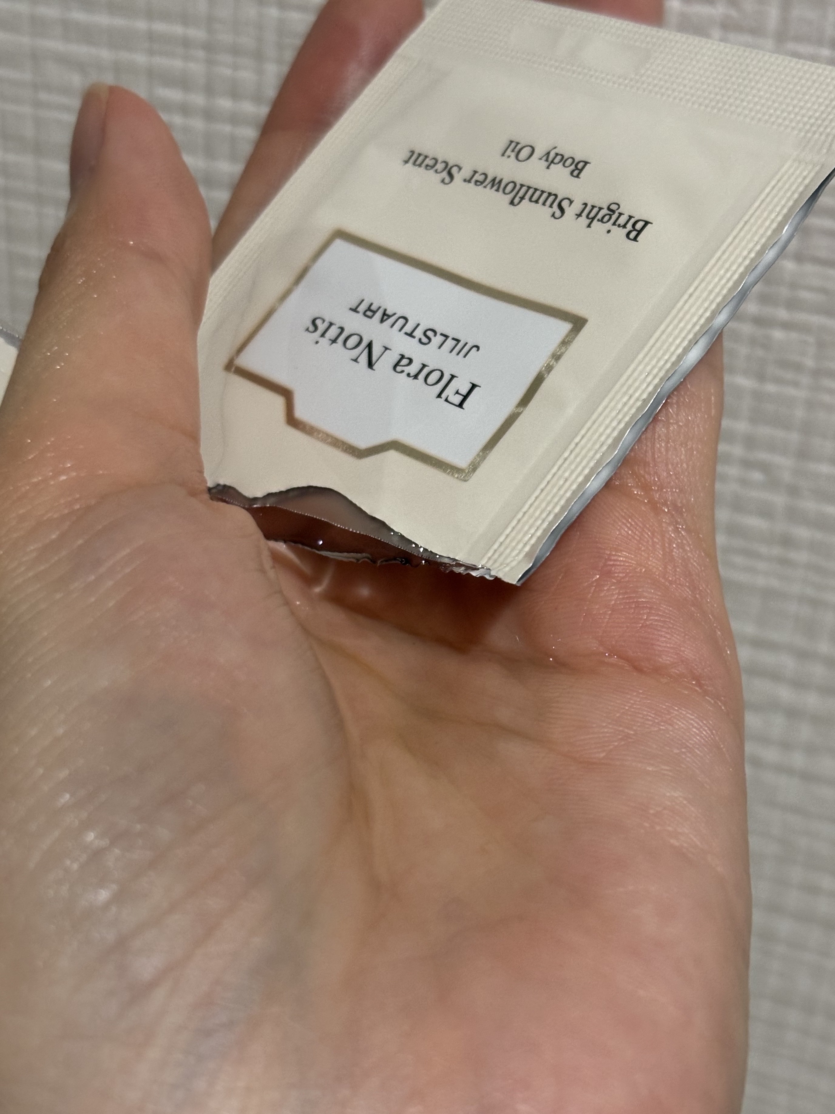 ブライトサンフラワー ボディミルク/Flora Notis JILL STUART/ボディミルクを使ったクチコミ（3枚目）