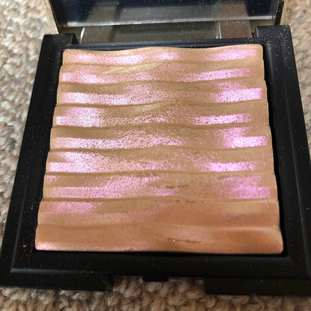 ライトリフレクティングセッティングパウダー プレスト N/NARS/プレストパウダーを使ったクチコミ(4枚目)