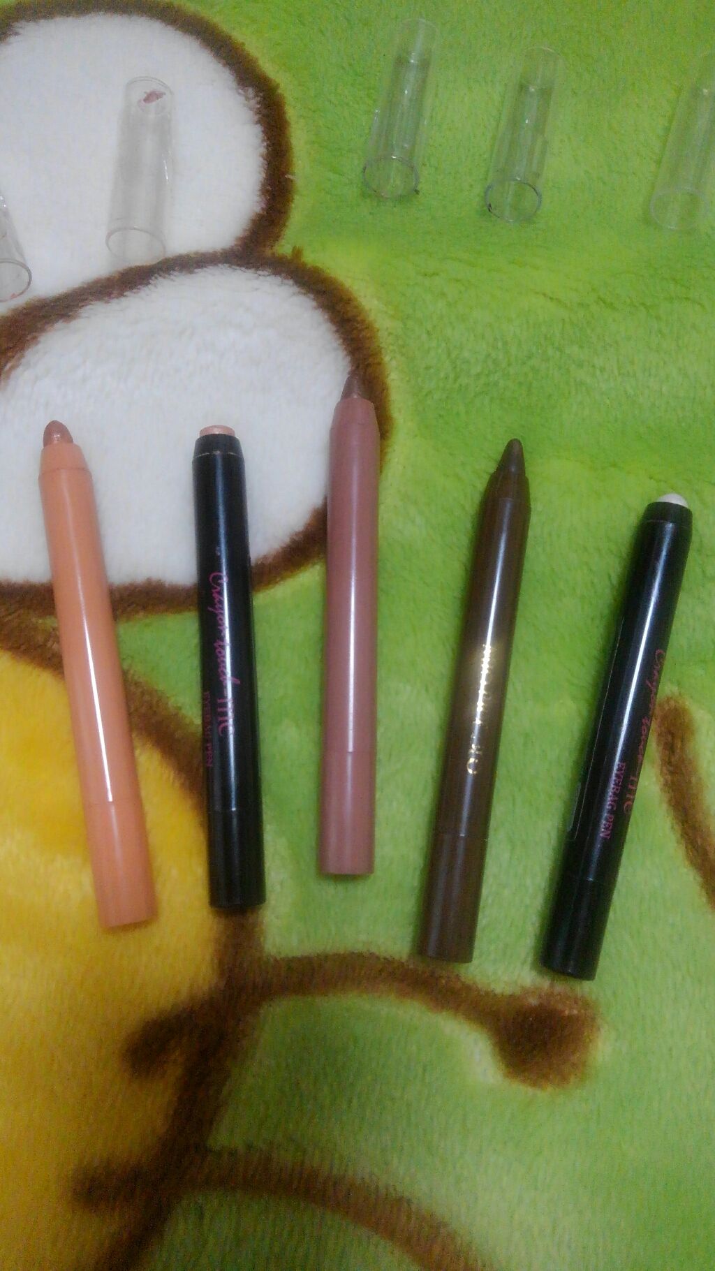 カラフルメイククレヨン/キャンドゥ/スティックアイシャドウを使ったクチコミ（1枚目）