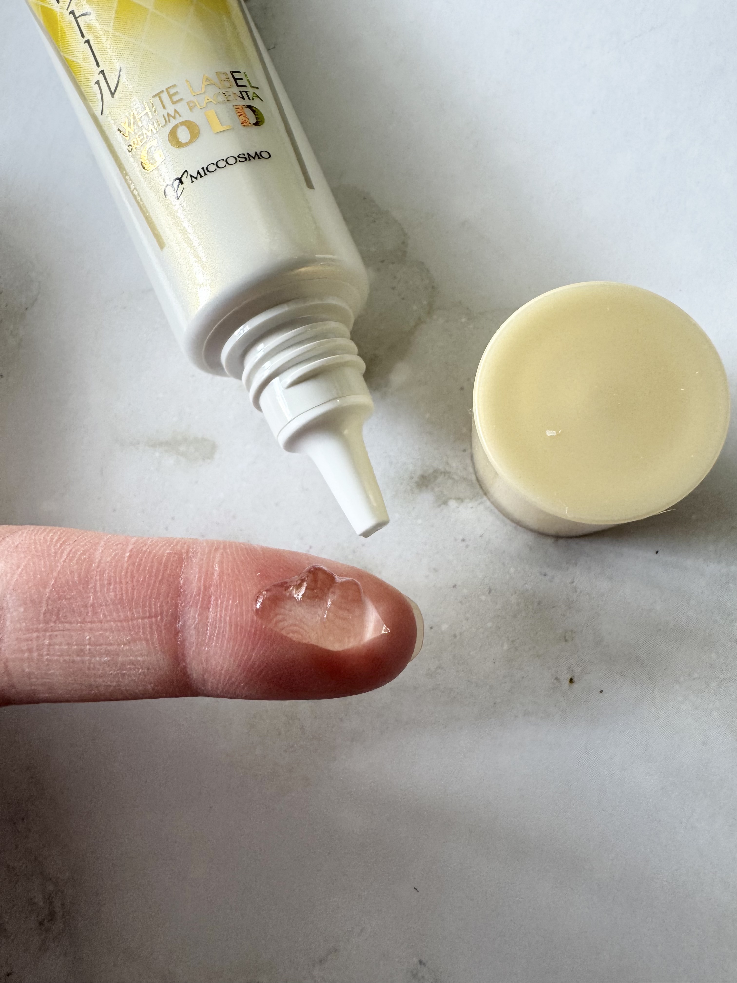 金のプラセンタもっちり白肌濃シワトール/ホワイトラベル/アイケア・アイクリームを使ったクチコミ（3枚目）