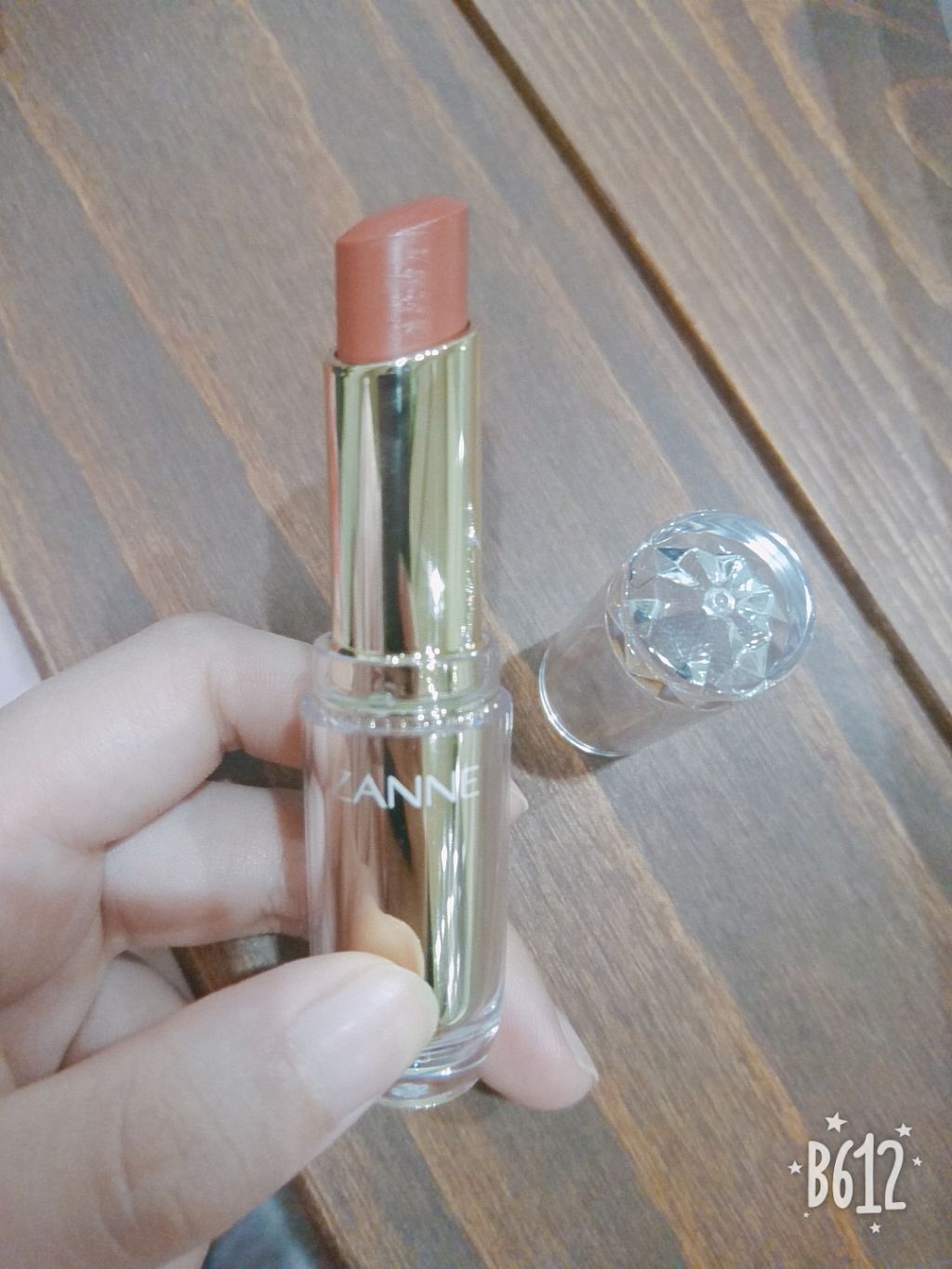 ラスティンググロスリップ/CEZANNE/口紅を使ったクチコミ（2枚目）