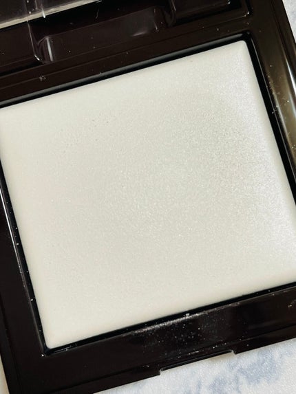 シークレット ブラーリング パウダー フォー アンダー アイズ/ローラ メルシエ/プレストパウダーを使ったクチコミ(3枚目)