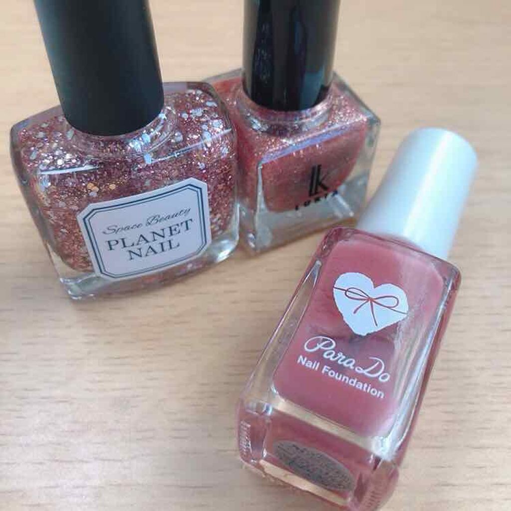 大人可愛いネイル
🌟使ったもの🌟
パラドゥ ネイルファンデーション PK2
PLANET NAIL ネイルポリッシュPLAC 07
キューブネイルカラー ピンクスプレー 12

1、パラドゥ PK2を塗る。

2、爪の先半分に薄くピンク