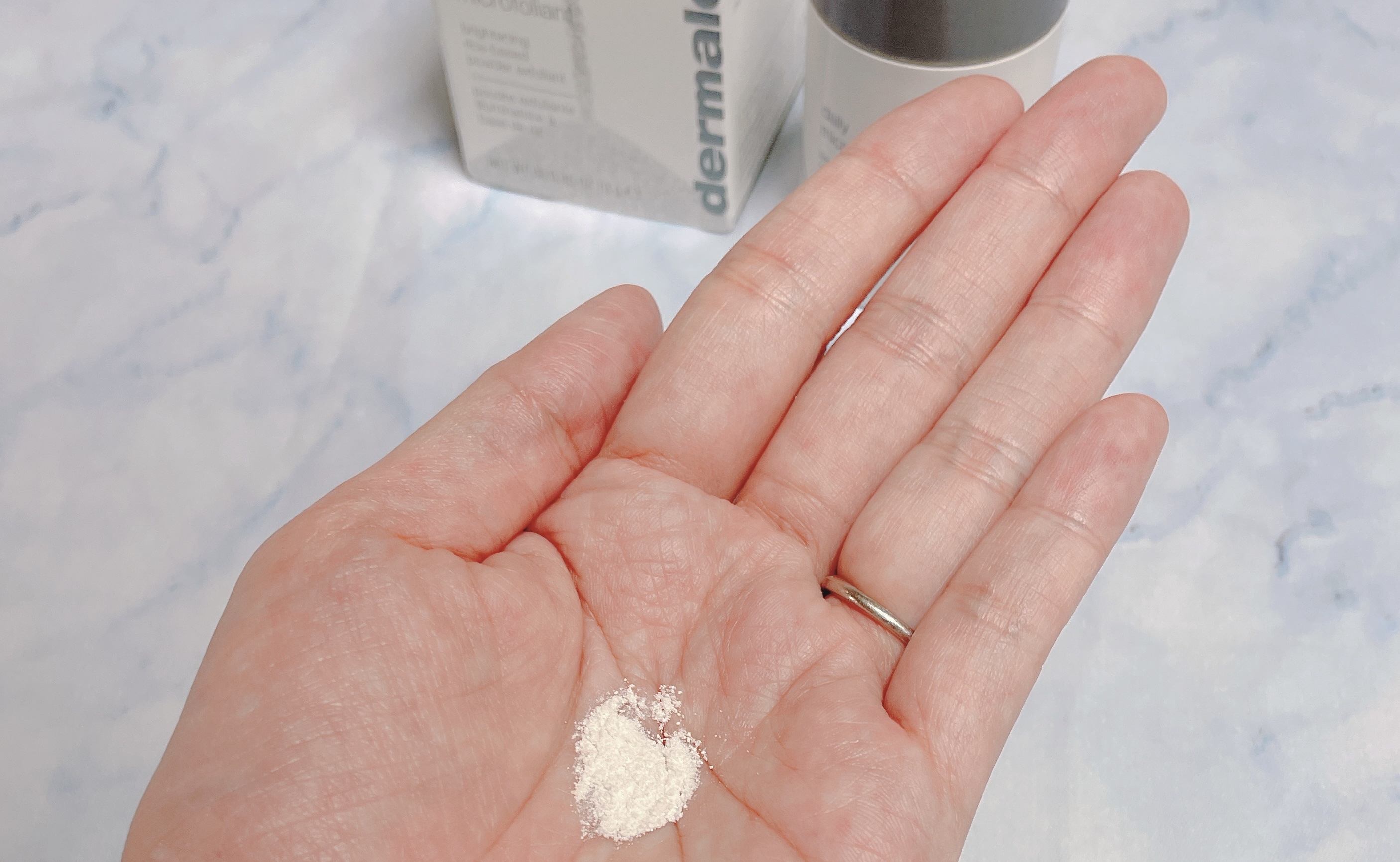 デイリーマイクロフォリエント/ダーマロジカ/洗顔パウダーを使ったクチコミ（2枚目）