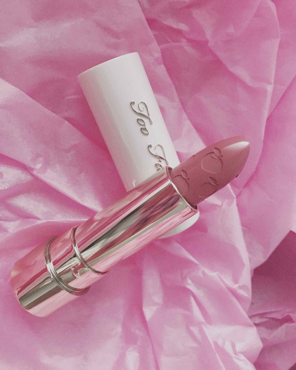 ジューシー マット ロングウェア リップスティック ディスローブド/Too Faced/口紅を使ったクチコミ（2枚目）