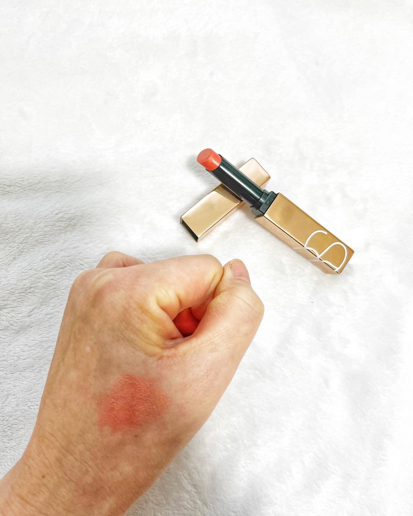 アフターグロー センシュアルシャイン リップスティック/NARS/口紅を使ったクチコミ(3枚目)