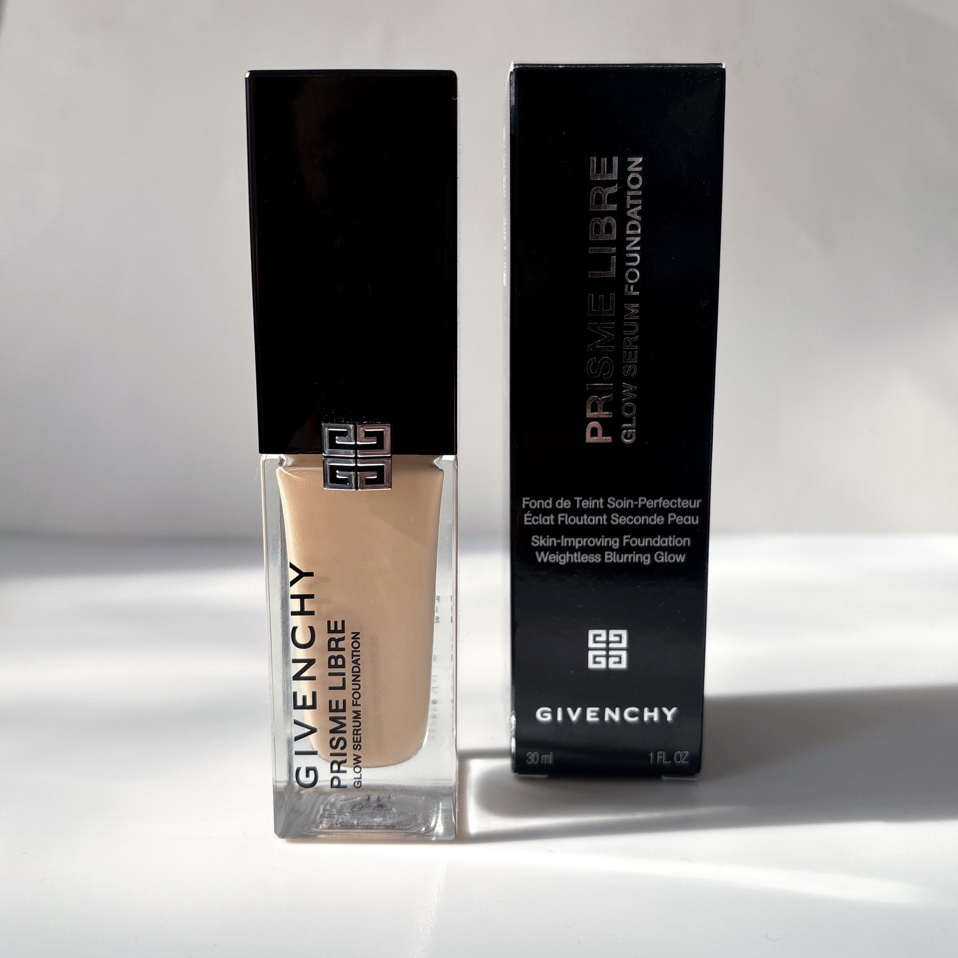 プリズム･リーブル･グロウ･セラム･ ファンデーション/GIVENCHY/リキッドファンデーションを使ったクチコミ（1枚目）