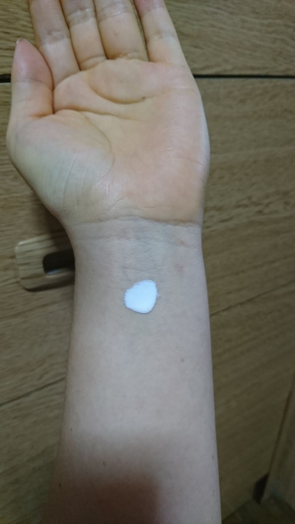 モイストラボフローラ 皮脂くずれ毛穴カバー下地/Moist Labo/化粧下地を使ったクチコミ(2枚目)