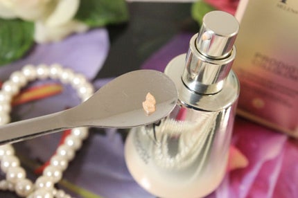 プロディジー CELグロウ エッセンス ファンデーション/HELENA RUBINSTEIN/リキッドファンデーションを使ったクチコミ(2枚目)