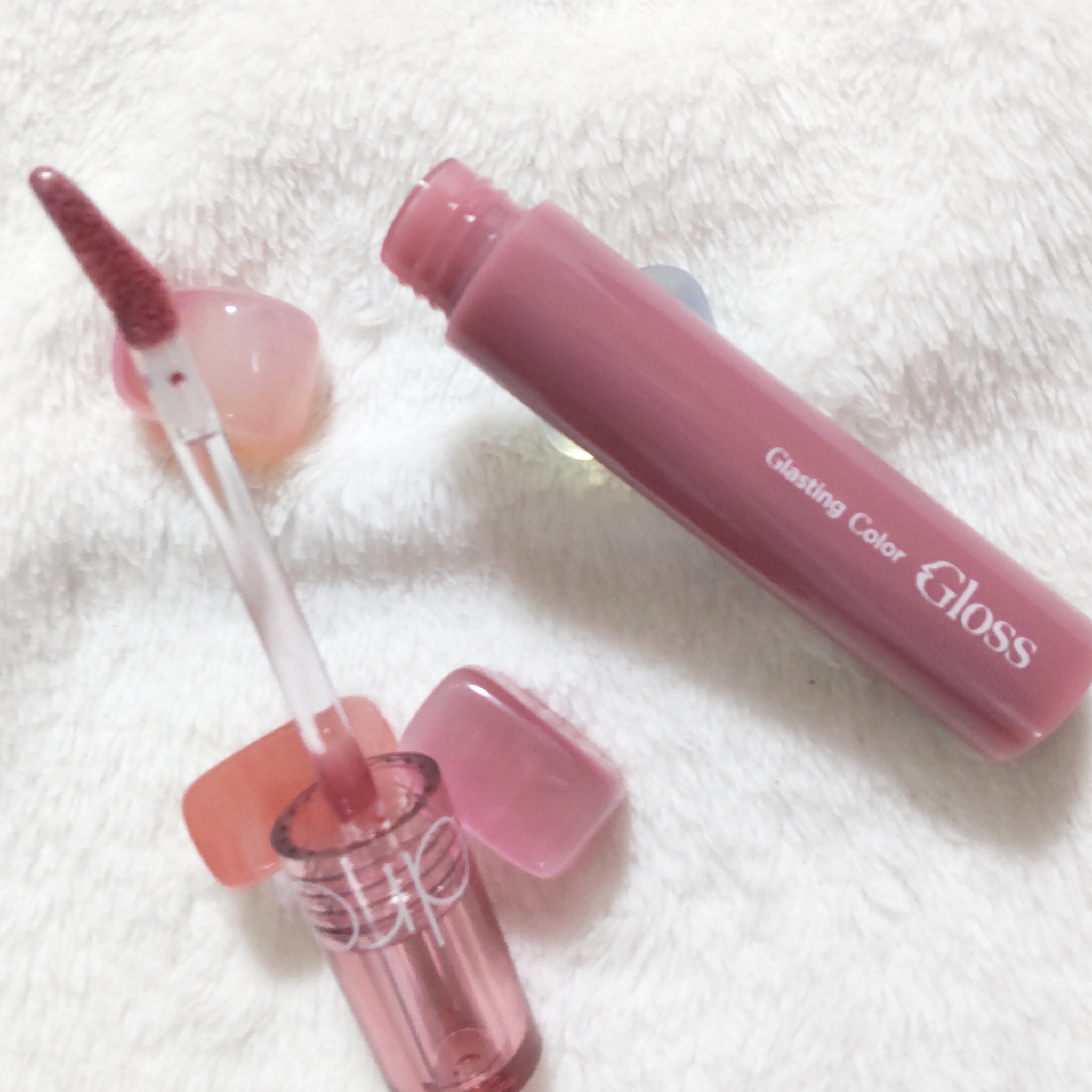 グラスティングカラーグロス 03 ローズフィンチ(ROSE FINCH) /rom&nd/リップグロスを使ったクチコミ（2枚目）