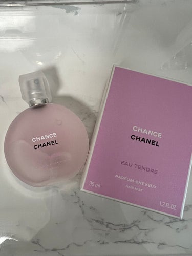 CHANELチャンス オー タンドゥル ヘア ミスト🌟

香水にするかヘアミストにするか迷ったのですが、子どもを抱っこするので、あまりキツい匂いだと良くないかなと思い、ヘアミストにしました🥰

ワンプッ