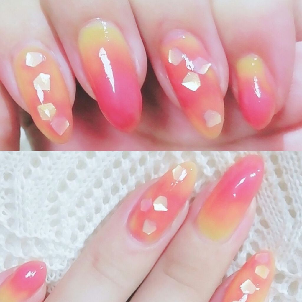 キャンドゥ 3Dホロのクチコミ「
今日のネイル💅
完熟な桃の感じをネイルにしてみた♡
桃感ネイル🍑

イエローをベースにして、.....」（3枚目）