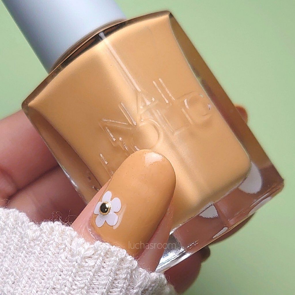 ネイルホリック 24_7 YE511 (限定)/ネイルホリック/マニキュアを使ったクチコミ（2枚目）