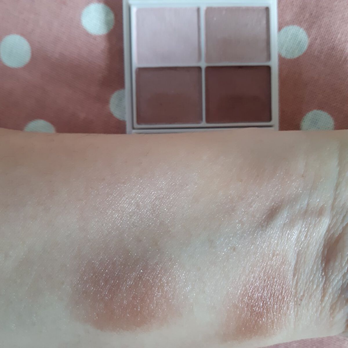 シルキースフレアイズ 06 トパーズピンク（桜の限定パッケージ）/キャンメイク/アイシャドウパレットを使ったクチコミ（3枚目）