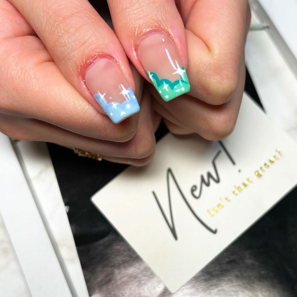 cst on LIPS 「#海外ネイル#青ネイル#緑ネイル💅#ネイル好きな人と繋がりたい..」(1枚目)