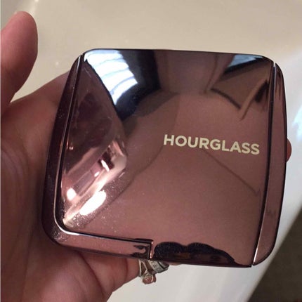 Hourglass Ambient Lighting Powder/HOURGLASS/プレストパウダーを使ったクチコミ(1枚目)