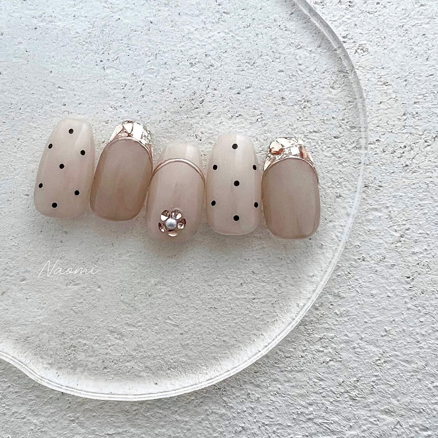 naomi on LIPS 「ドットとガラスフレンチ❤︎@fuekigel.jpのカラーは一..」(1枚目)