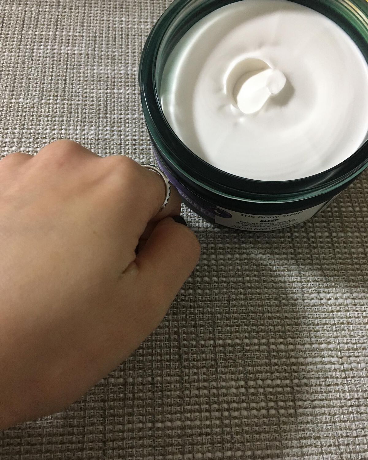 ウェルネス バーミィボディクリーム ラベンダー＆ベチバー/THE BODY SHOP/ボディクリームを使ったクチコミ（3枚目）