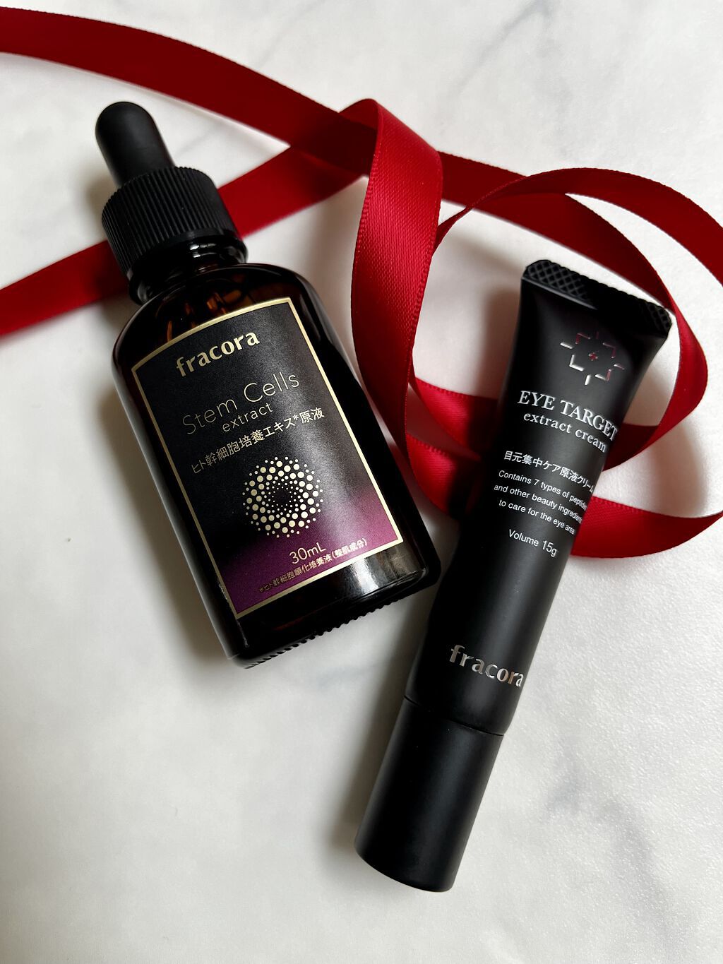 原液100%.ᐟ.ᐟ.ᐟ.ᐟ

先端培養研究から生まれた
究極のエイジングケア。
fracoraヒト幹細胞培養エキス原液30ml
さらっとしたテクスチャー。
驚く程に肌にぐんぐん入り込む！
EYE TARGET
するする動かしやすいアプリケ