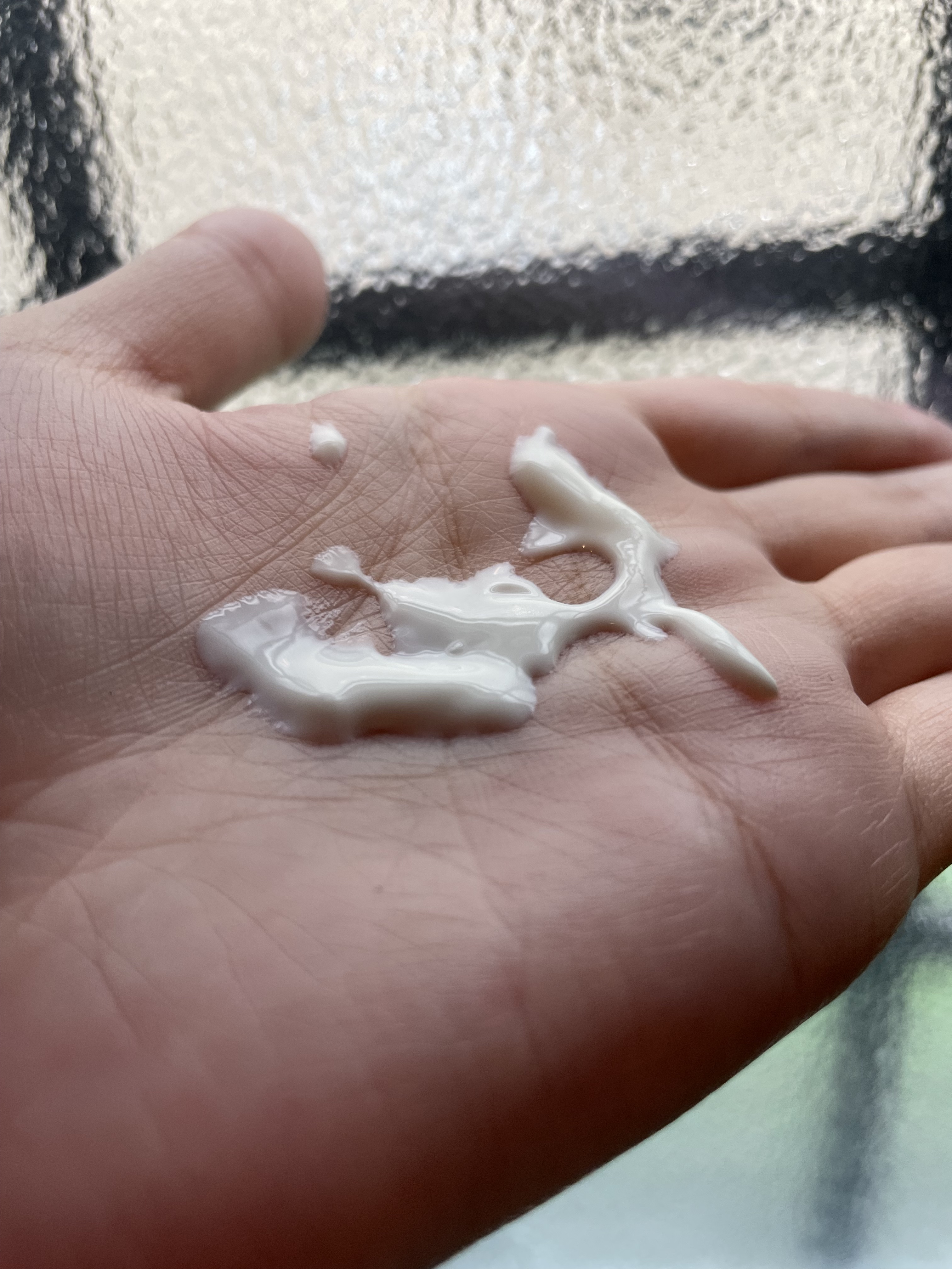 ヒアルーシカ ウォーターフィット サンセラム/SKIN1004/日焼け止めローションを使ったクチコミ（2枚目）