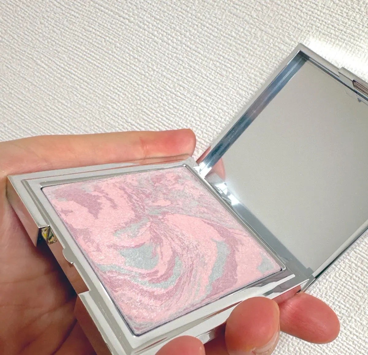 スキンルミナスハイライター/DEAR DAHLIA/パウダーハイライトを使ったクチコミ(2枚目)