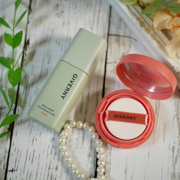 ジヴェルニー 密着カバーファンデーション 22NW ナチュラルベージュ/GIVERNY/リキッドファンデーションを使ったクチコミ（2枚目）