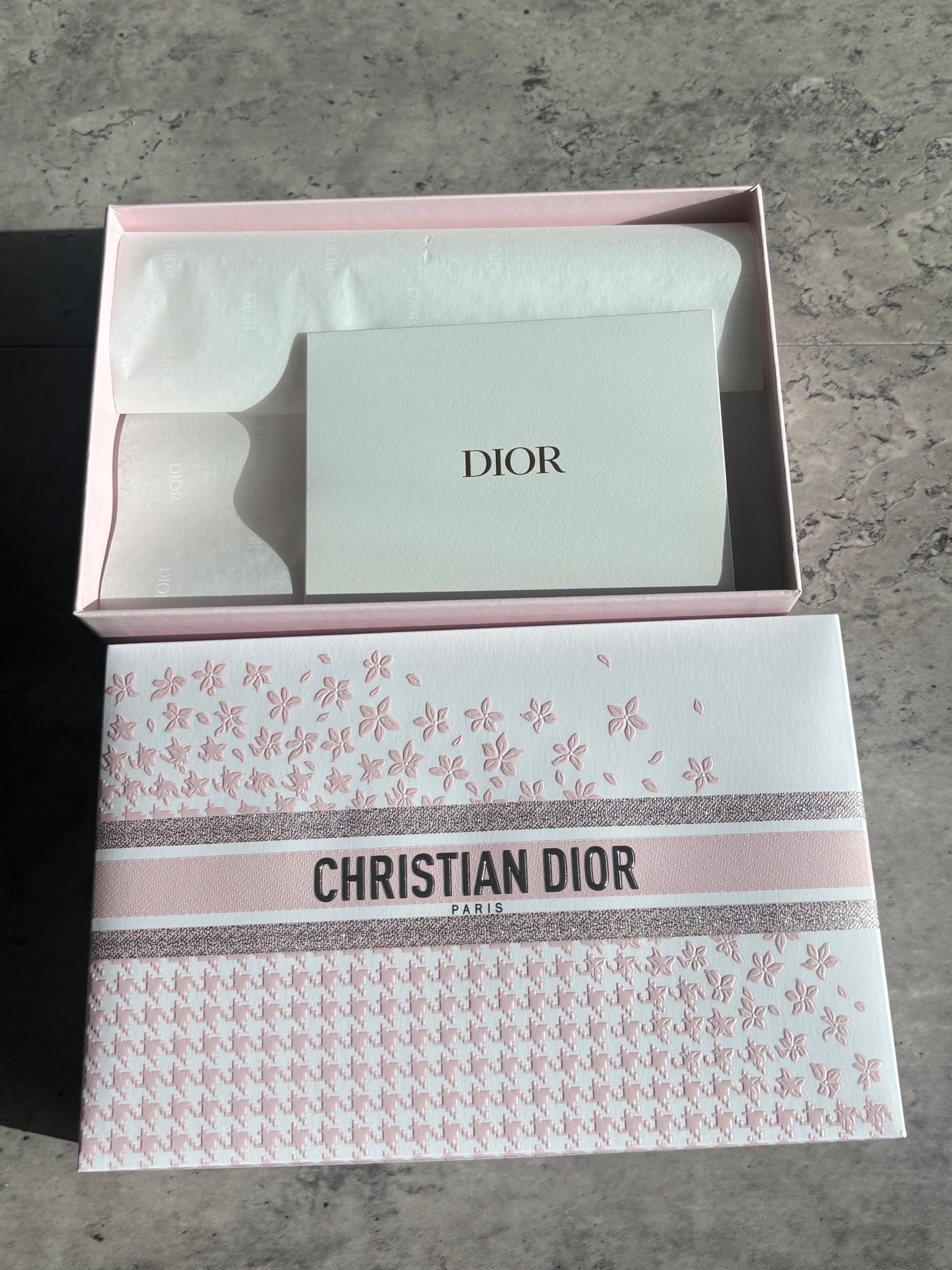 ミス ディオール パルファン ミニ ミス <リフィル>/Dior/メイクアップを使ったクチコミ(4枚目)