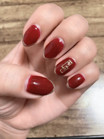 mayu on LIPS 「セルフジェルネイル記録07💅📝レッド×ゴールド細フレンチ#セル..」(1枚目)