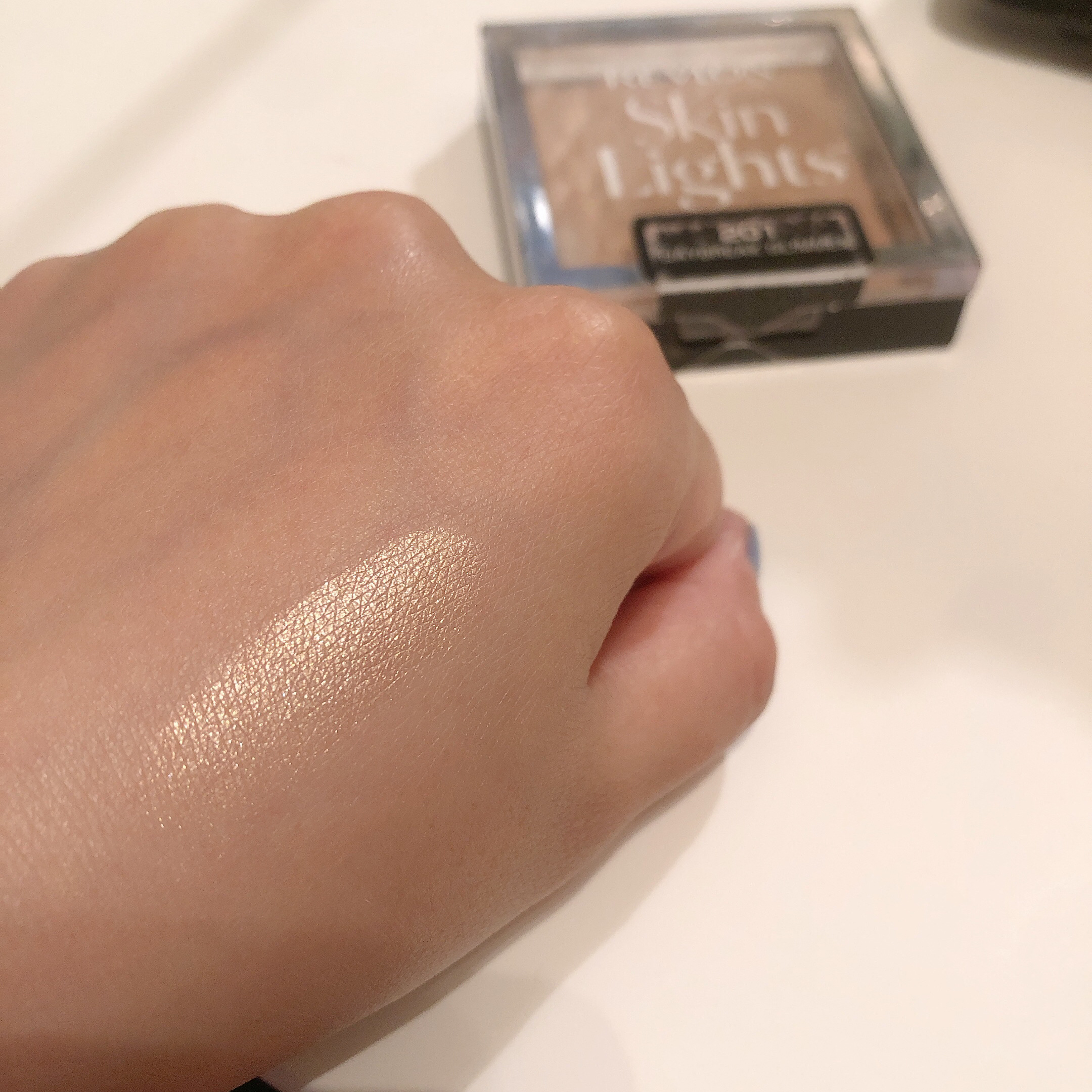 スキンライト プリズマティック ハイライター/REVLON/プレストパウダーを使ったクチコミ（3枚目）