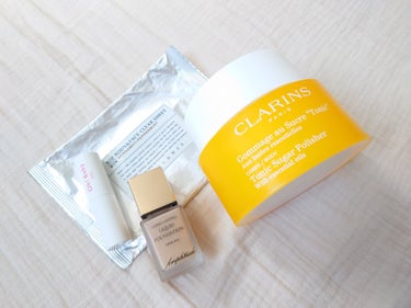 #使い切り
#CLARINS  ボディ ポリッシャー ”トニック”
リニューアル直前に購入したので旧パケです。
シュガースクラブでしっとりするのにトニックオイルと同じで
スッキリ引き締め感があります。
