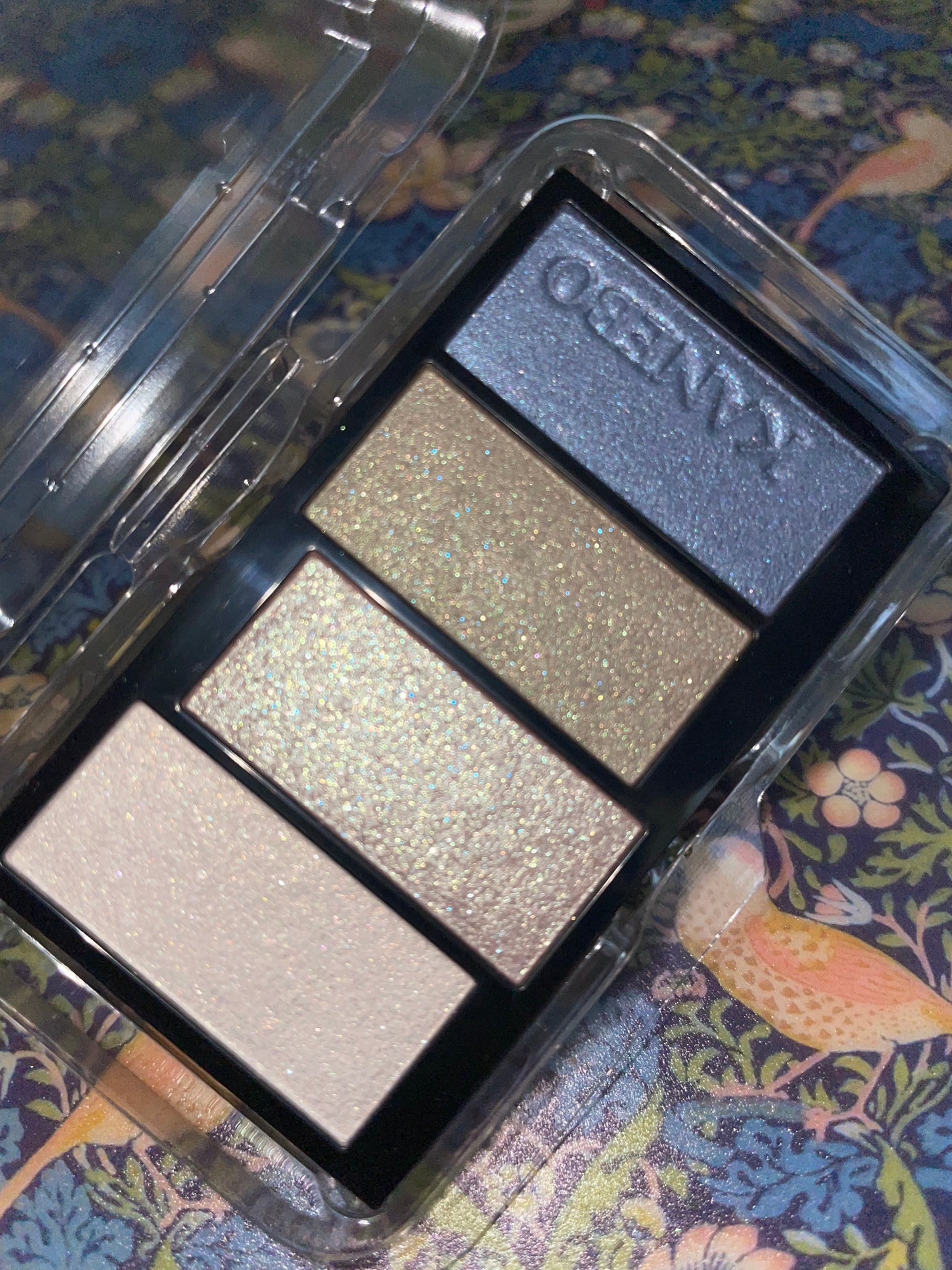 カラードシャドウ/KANEBO/アイシャドウパレットを使ったクチコミ(1枚目)