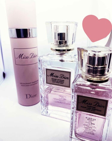 Dior ミス ディオール ブルーミング ボディ パウダーのクチコミ「Diorのmissdior シリーズ

香水はお家用と携帯用に大小持ってます。
ボディースプレ.....」（3枚目）