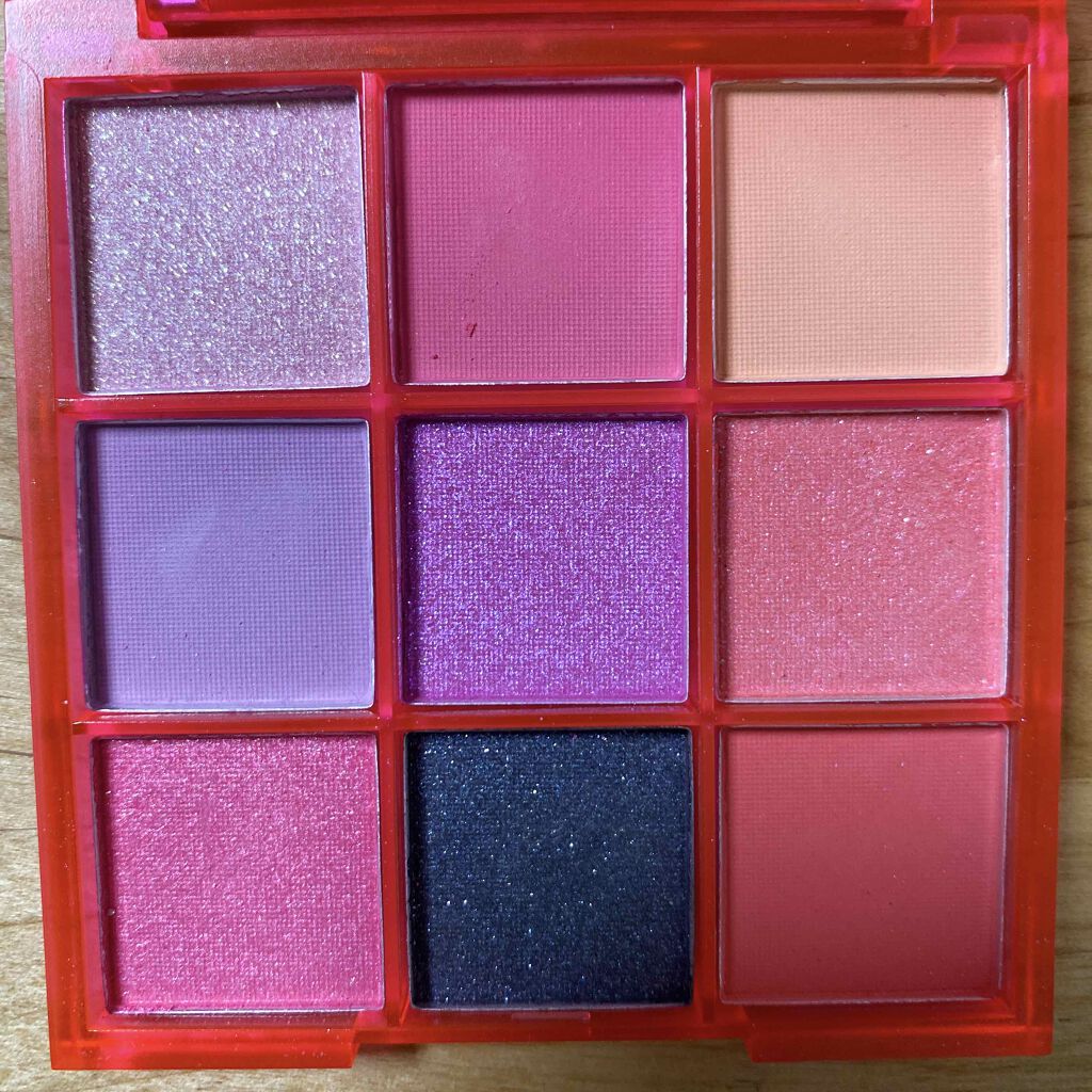 私は垢抜けたいの on LIPS 「200円発色はイマイチ捨て色はなさそう黒のラメに至ってはダーク..」(2枚目)