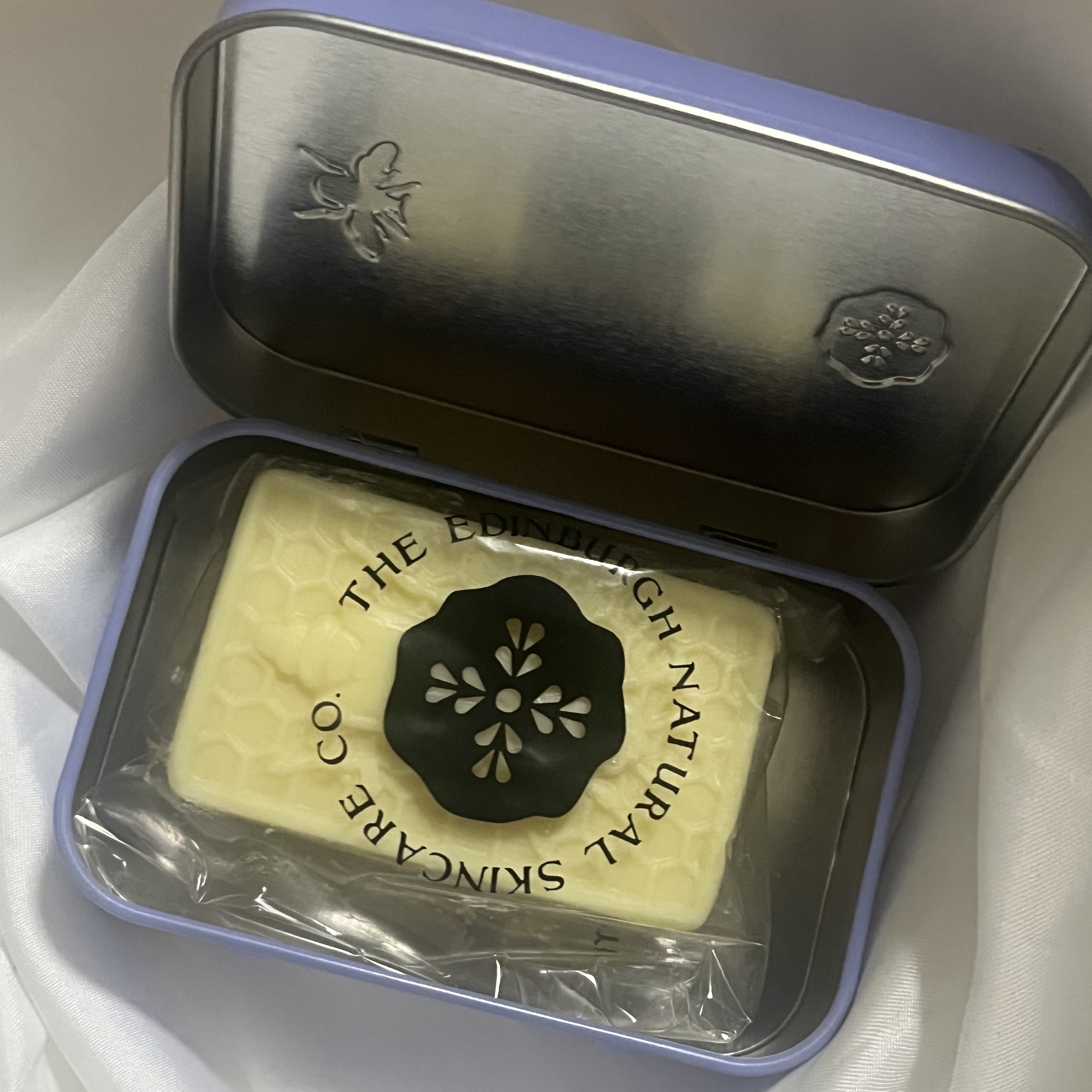 ハンドクリームバー SYMMETRY/エディンバラナチュラルスキンケア/ハンドクリームを使ったクチコミ（2枚目）