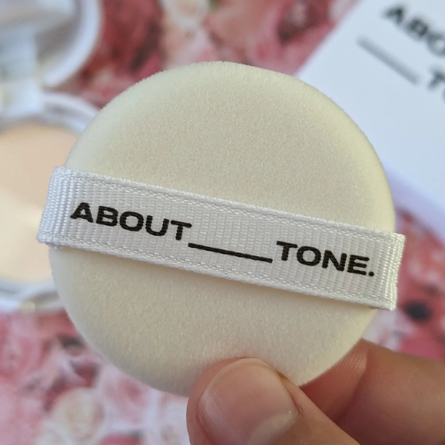 ABOUT TONE グローパウダーパクトのクチコミ「About Tone様の
セバムカットパウダーパクトを
お試しさせて頂きました。

こちらは3.....」（3枚目）