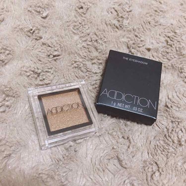 🌿ADDICTION THE EYESHADOW
      Dolce Vita 073          


使いやすいブラウンに混ざったゴールドのラメがとてもかわいくて購入。

発色もとてもよく