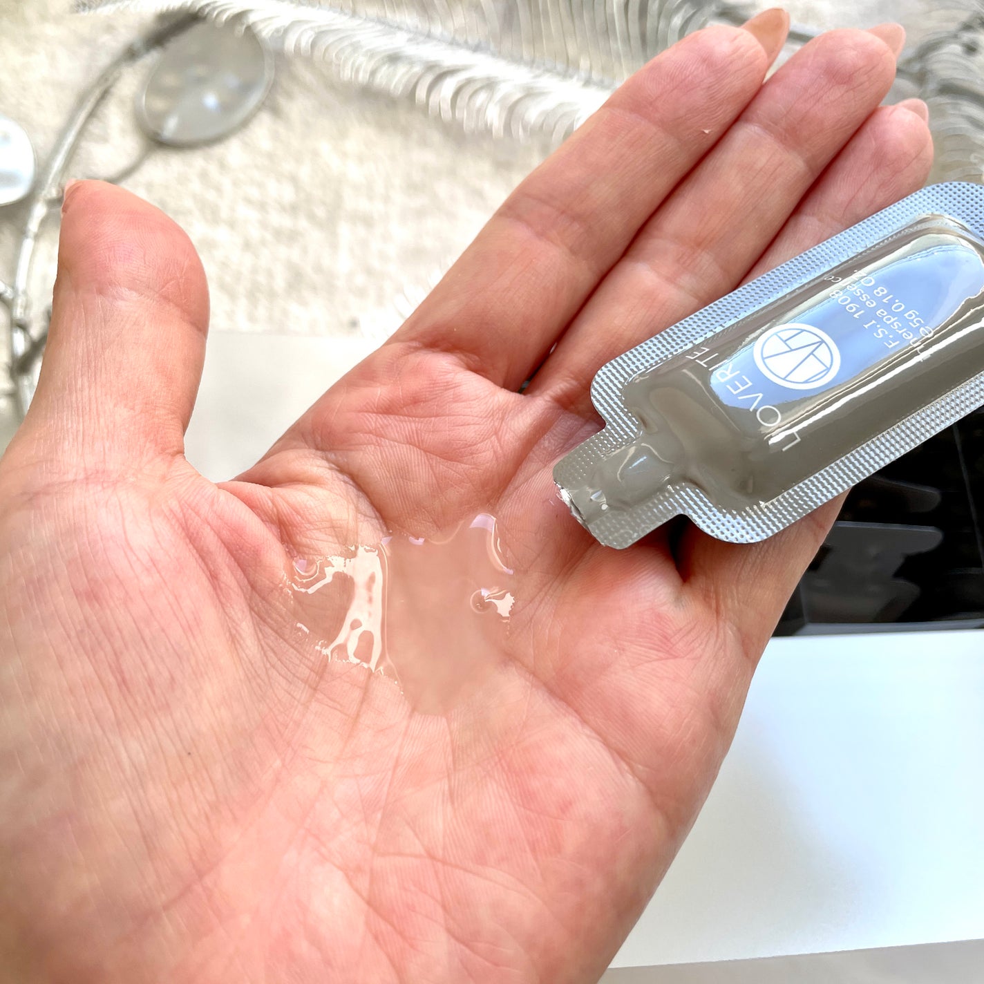 Shiho Arai on LIPS 「リオヴェリテインナースパエッセンスお試しさせていただきました。..」(3枚目)