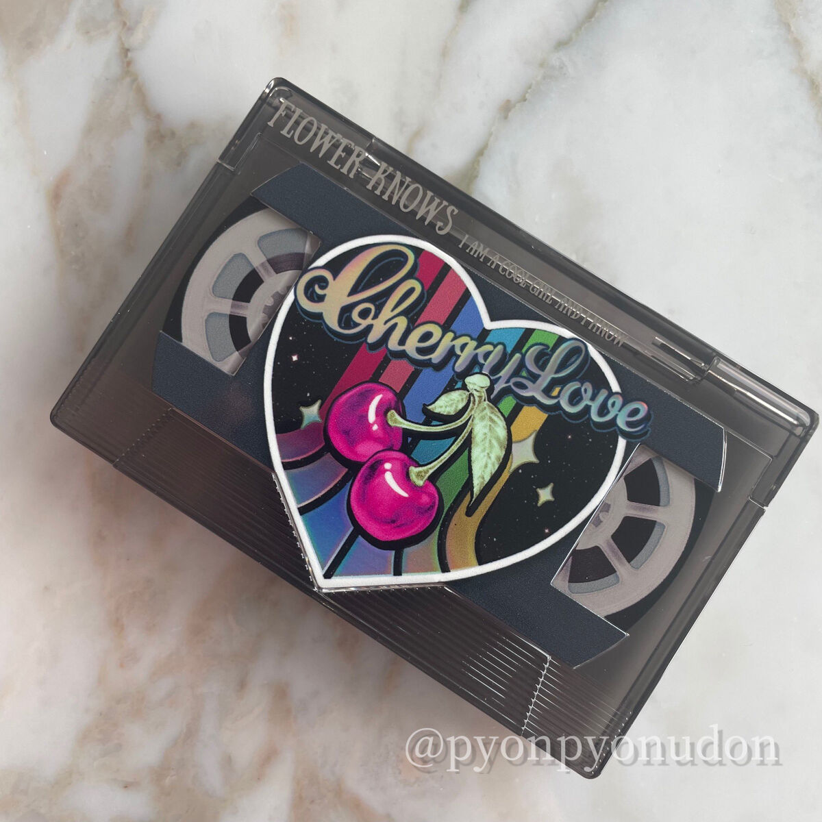 レトロマグネティック アイシャドウパレット/FlowerKnows/アイシャドウパレットを使ったクチコミ（2枚目）