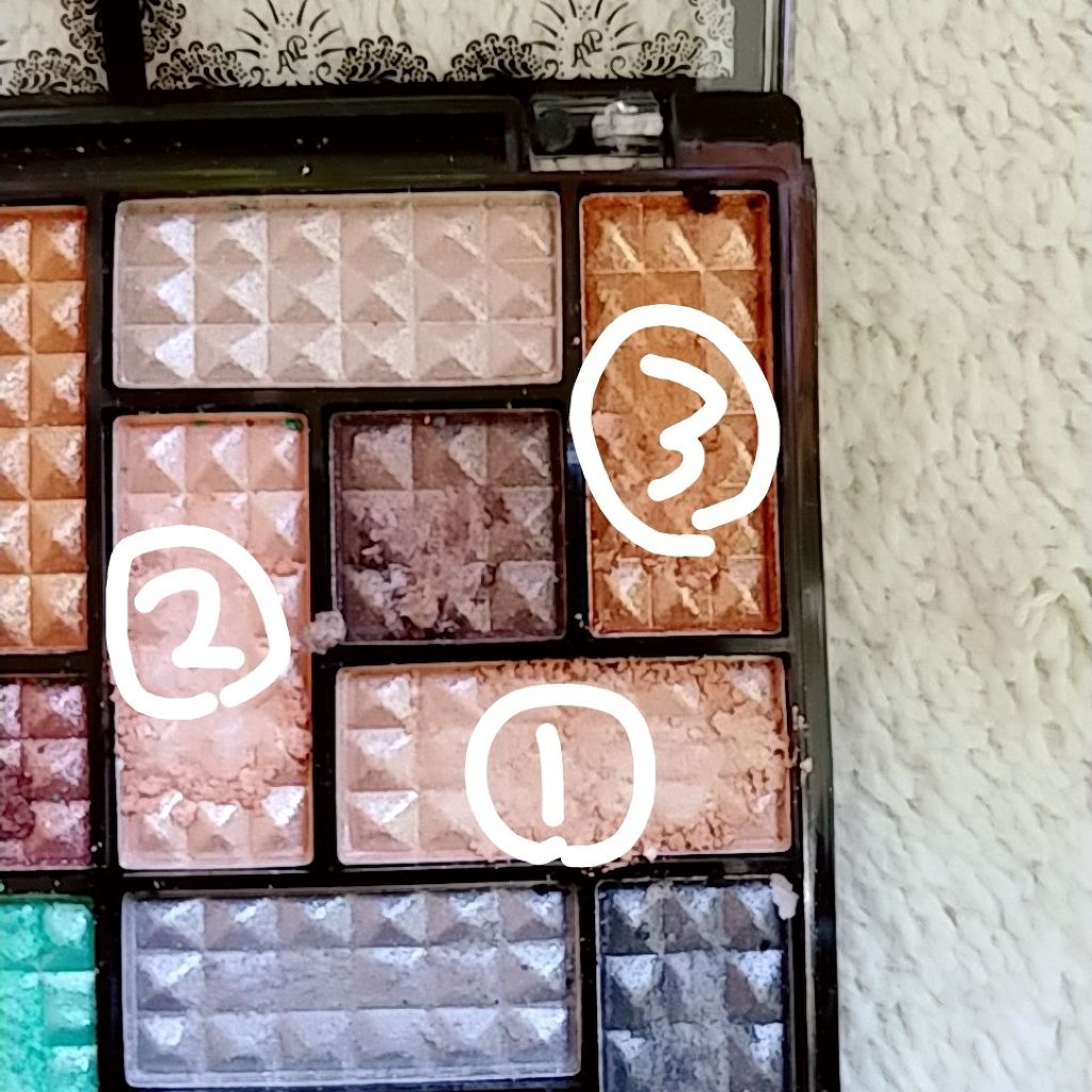 30COLORSEYESHADOWPALETTE/Dolly Angel/アイシャドウパレットを使ったクチコミ(3枚目)